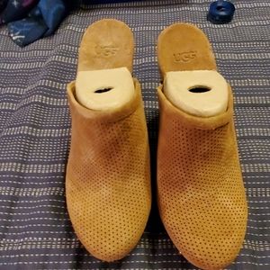 UGG mules/clogs 012